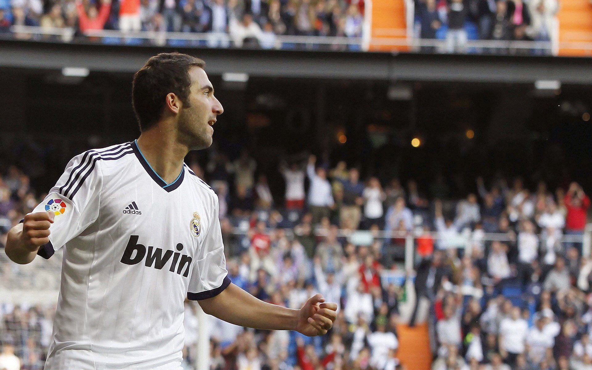 球员转会费创历史纪录